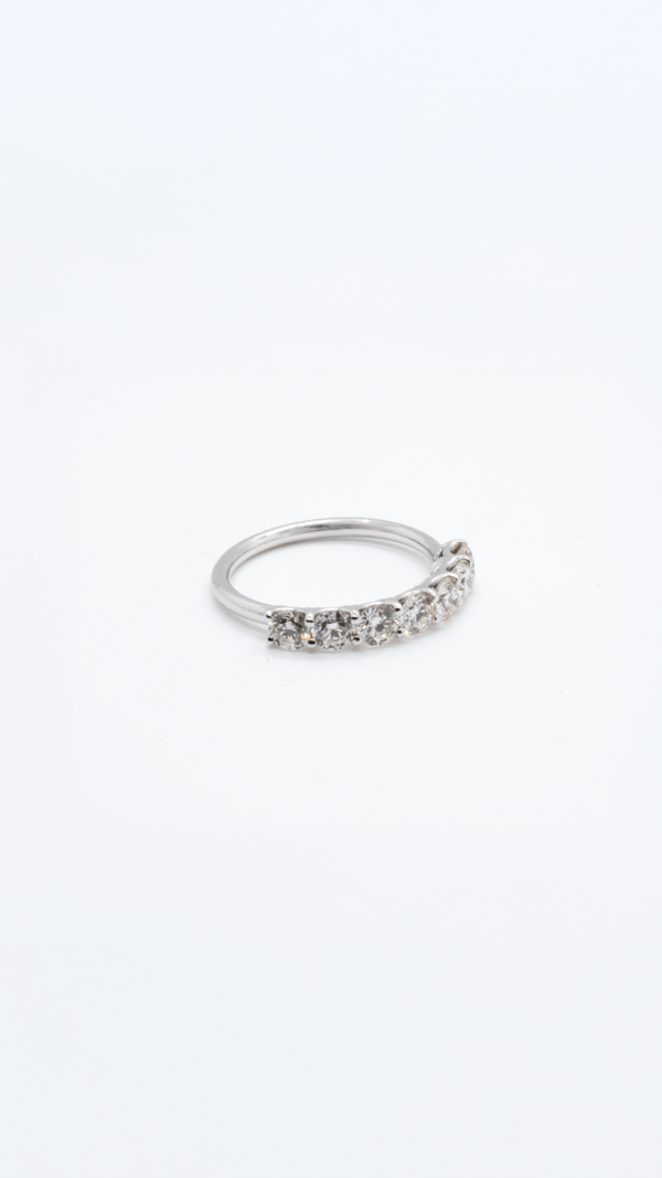 ⁠ ⁠Eterna seven Diamond Band
